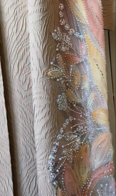 Pastel Wave Abaya BIEGE